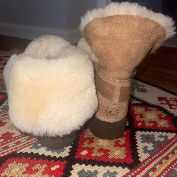 SUADE UGG BOOTS WITH BUCKLE - Picture 5 of 9